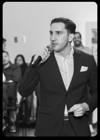 Alexis Abascal addressing the audience during his talk.